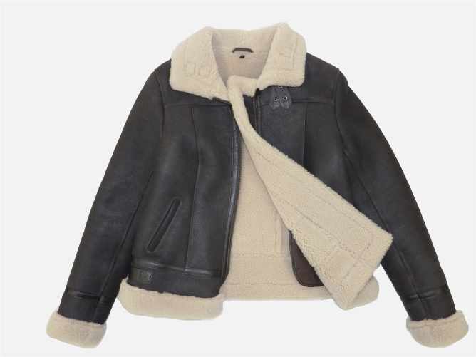 Damen Lammfelljacke OLIVIA Vorderansicht Jacke liegend