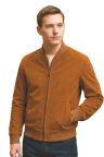 Lederjacke PHIL Ziegenvelours cognac junges Model ohne Hintergrund.